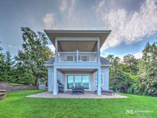Hamptons Home 1020314