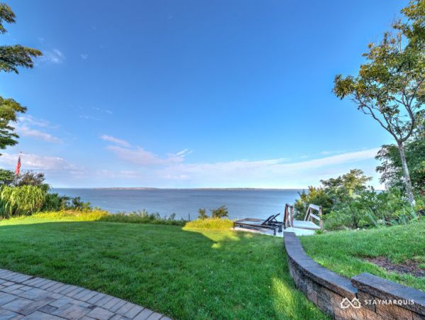Hamptons Home 1020314