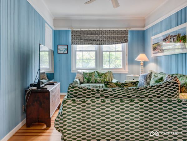 Hamptons Home 1020315