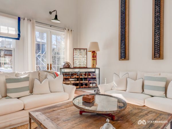 Hamptons Home 1020316