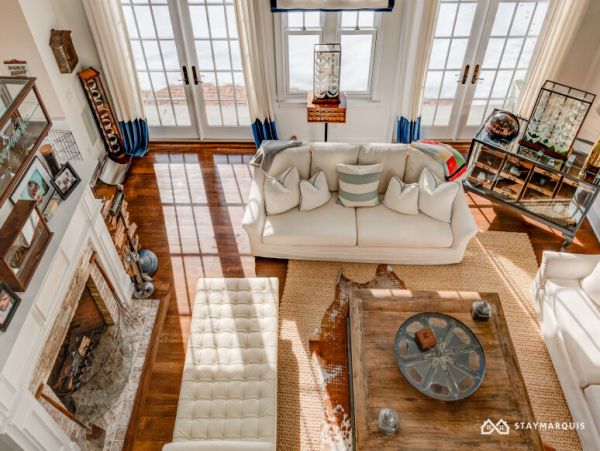 Hamptons Home 1020316