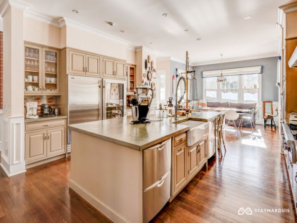 Hamptons Home 1020316