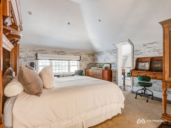 Hamptons Home 1020316