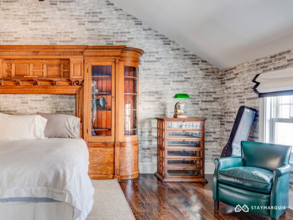 Hamptons Home 1020316