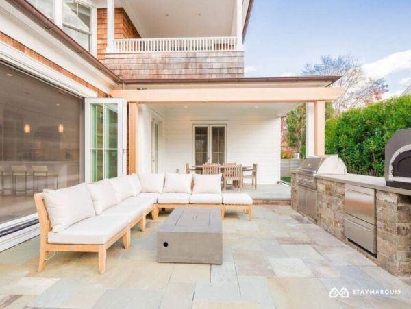 Hamptons Home 1020318