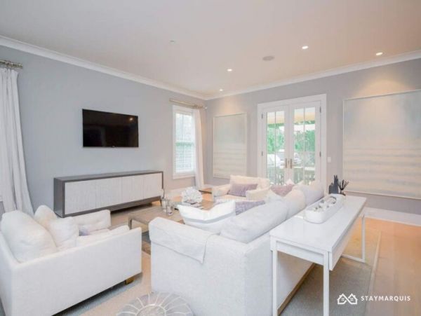 Hamptons Home 1020318