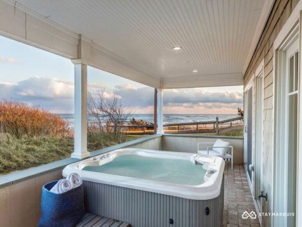 Hamptons Home 1020321