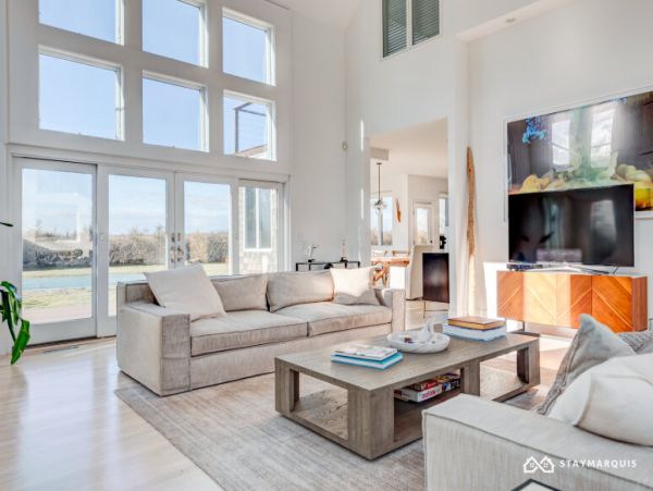 Hamptons Home 1020322
