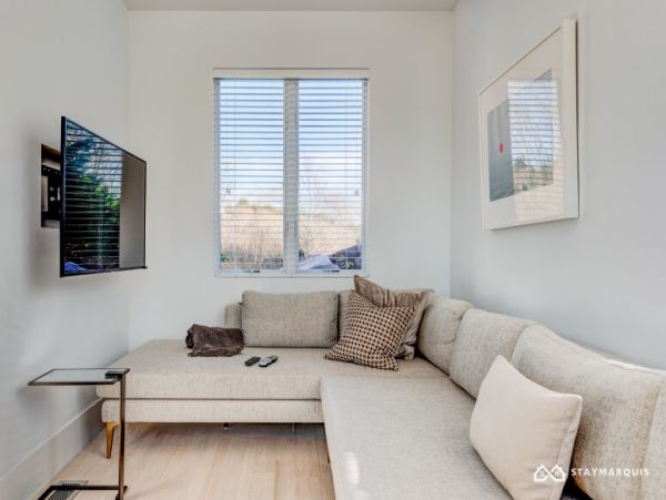 Hamptons Home 1020322