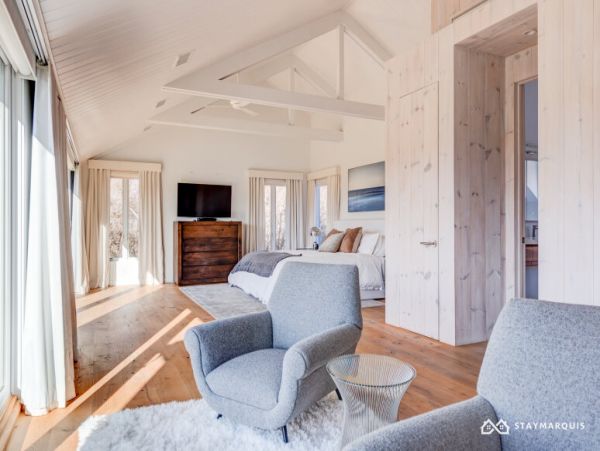 Hamptons Home 1020322