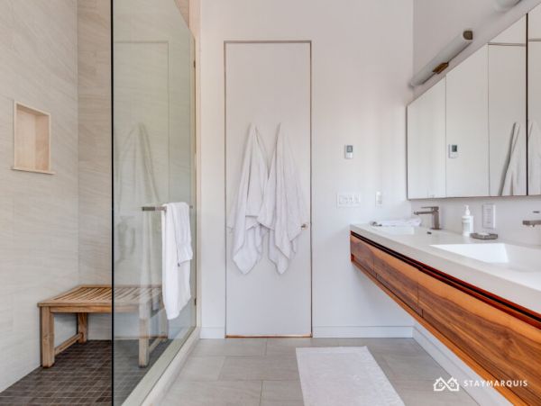 Hamptons Home 1020322