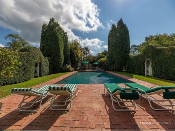 Hamptons Home 1020323
