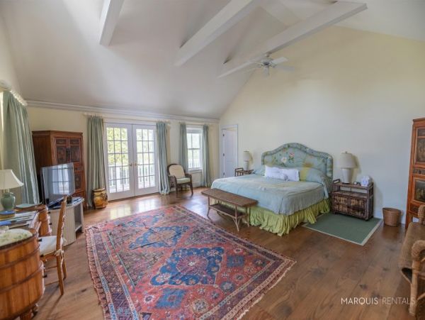 Hamptons Home 1020323