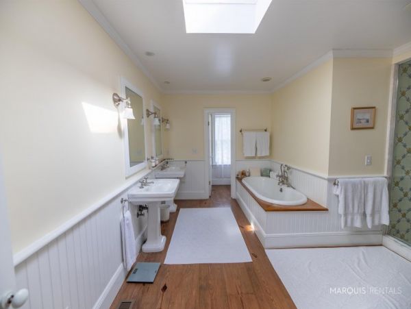 Hamptons Home 1020323