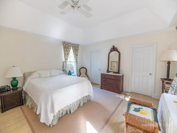 Hamptons Home 1020323