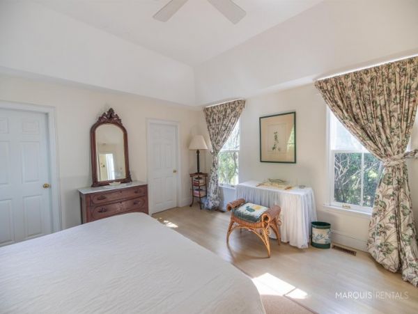 Hamptons Home 1020323