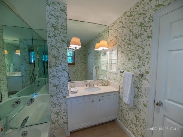 Hamptons Home 1020323