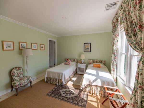 Hamptons Home 1020323