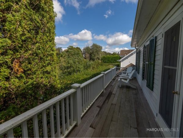 Hamptons Home 1020323