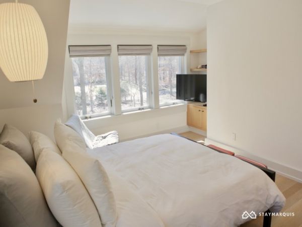 Hamptons Home 1020324