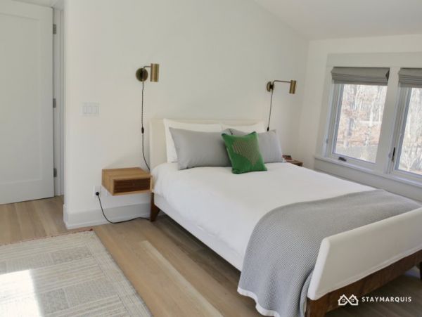 Hamptons Home 1020324