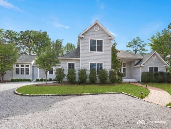 Hamptons Home 1020325