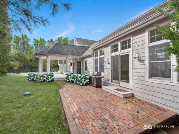 Hamptons Home 1020325