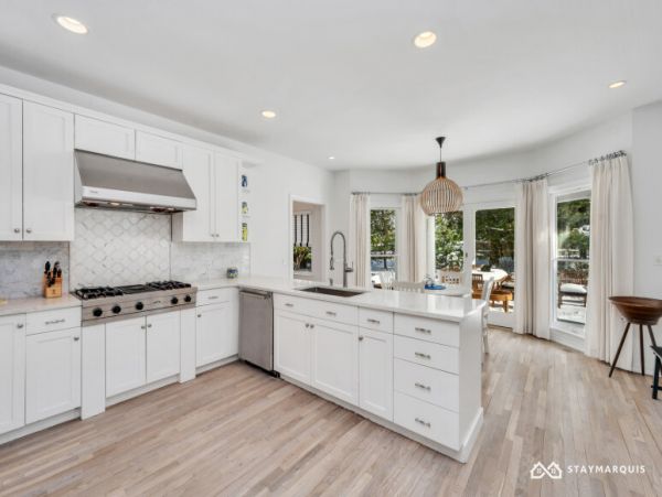 Hamptons Home 1020325