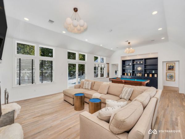 Hamptons Home 1020325