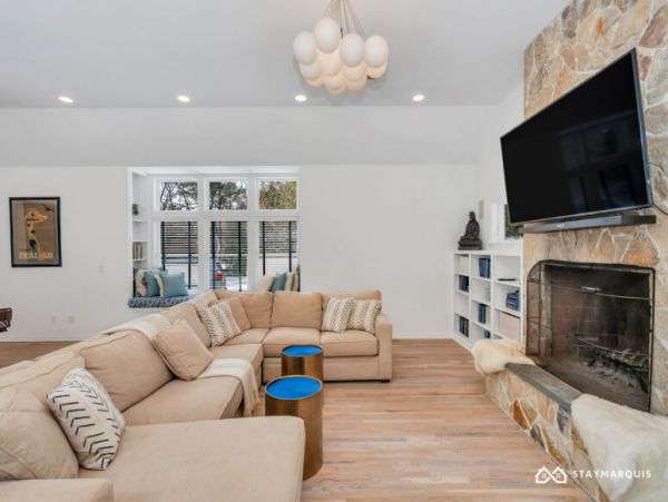 Hamptons Home 1020325