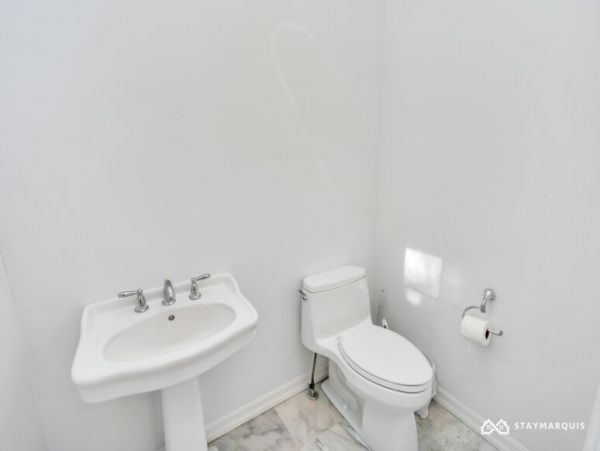 Hamptons Home 1020325