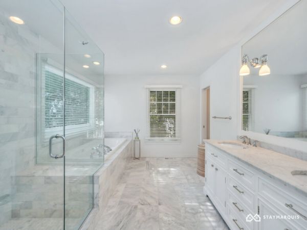 Hamptons Home 1020325