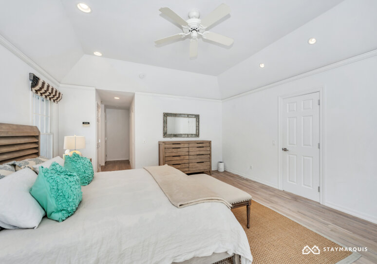 Hamptons Home 1020325