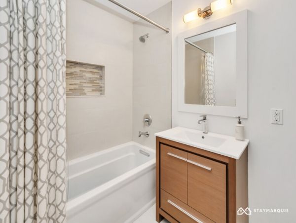 Hamptons Home 1020325