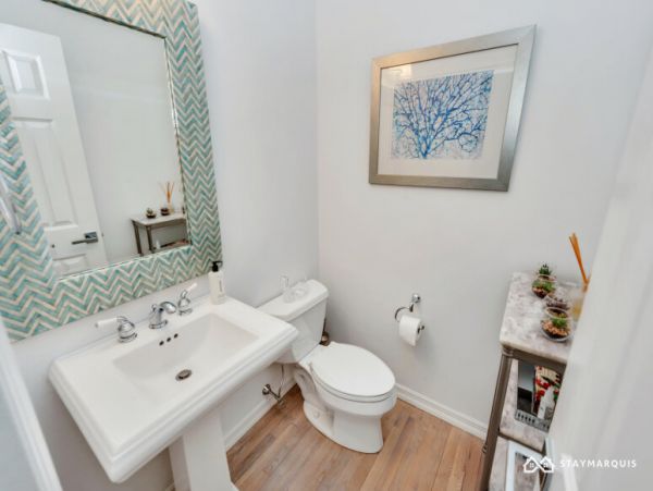 Hamptons Home 1020325