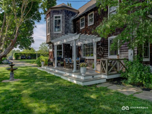 Hamptons Home 1020326
