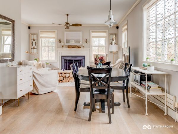 Hamptons Home 1020326