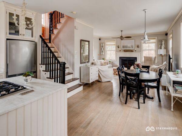 Hamptons Home 1020326
