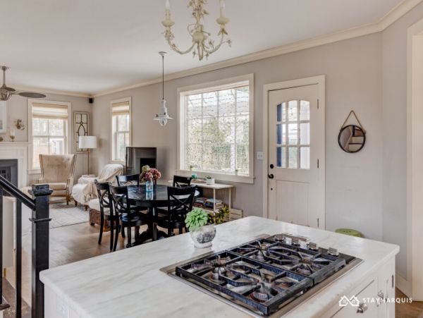 Hamptons Home 1020326