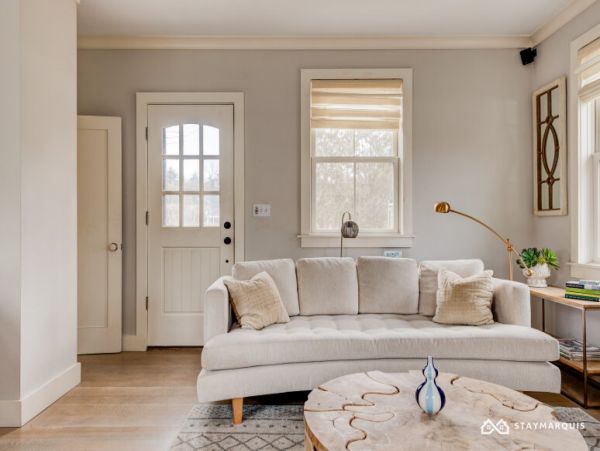 Hamptons Home 1020326
