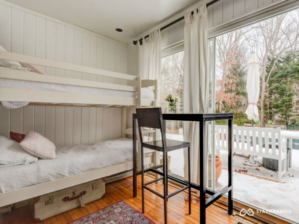 Hamptons Home 1020327