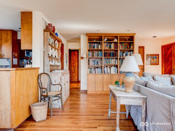 Hamptons Home 1020328