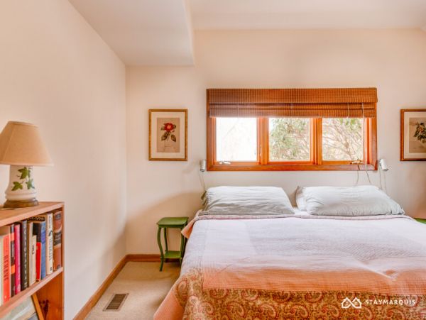 Hamptons Home 1020328