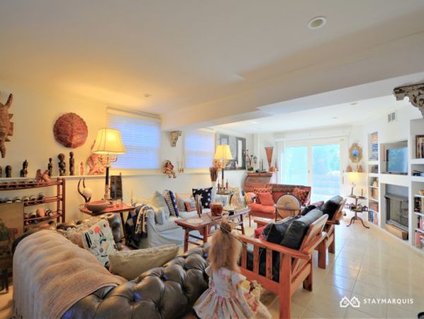Hamptons Home 1020330