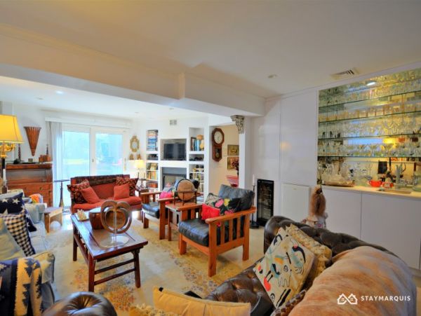 Hamptons Home 1020330