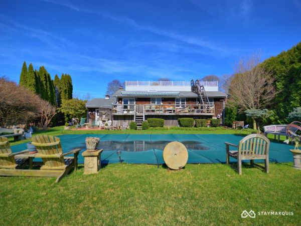 Hamptons Home 1020330