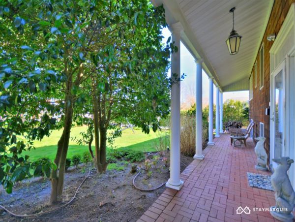 Hamptons Home 1020330