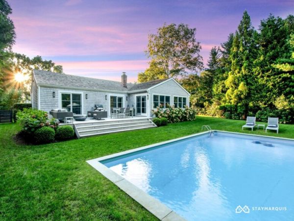 Hamptons Home 1020332