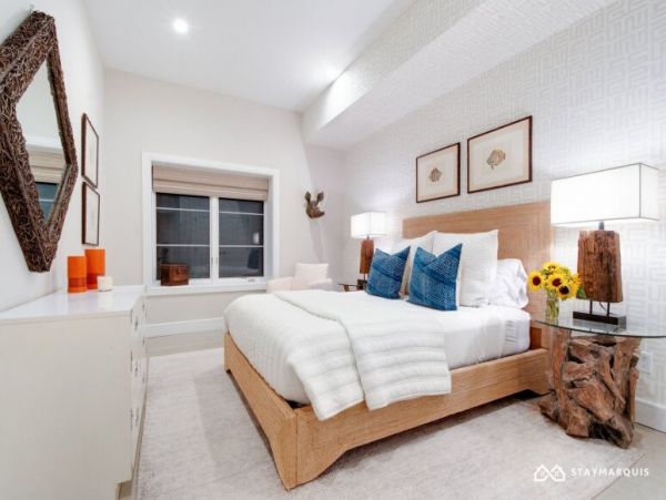 Hamptons Home 1020332