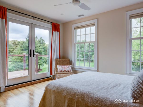 Hamptons Home 1020333